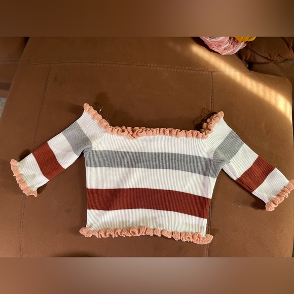 Blāshe Women’s Cropped Sweater Top 👚 - Picture 4 of 4